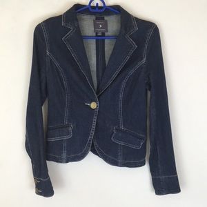 Fun denim jacket with one button closure